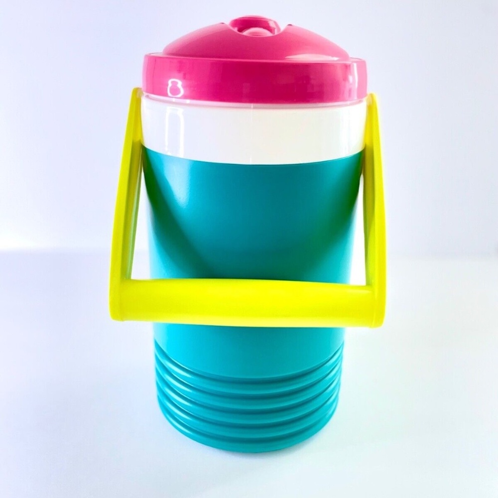 ☀️IGLOO RETRO 90s 1/2 gallon Jug Flip Top cooler ❄️ - Picture 5 of 6